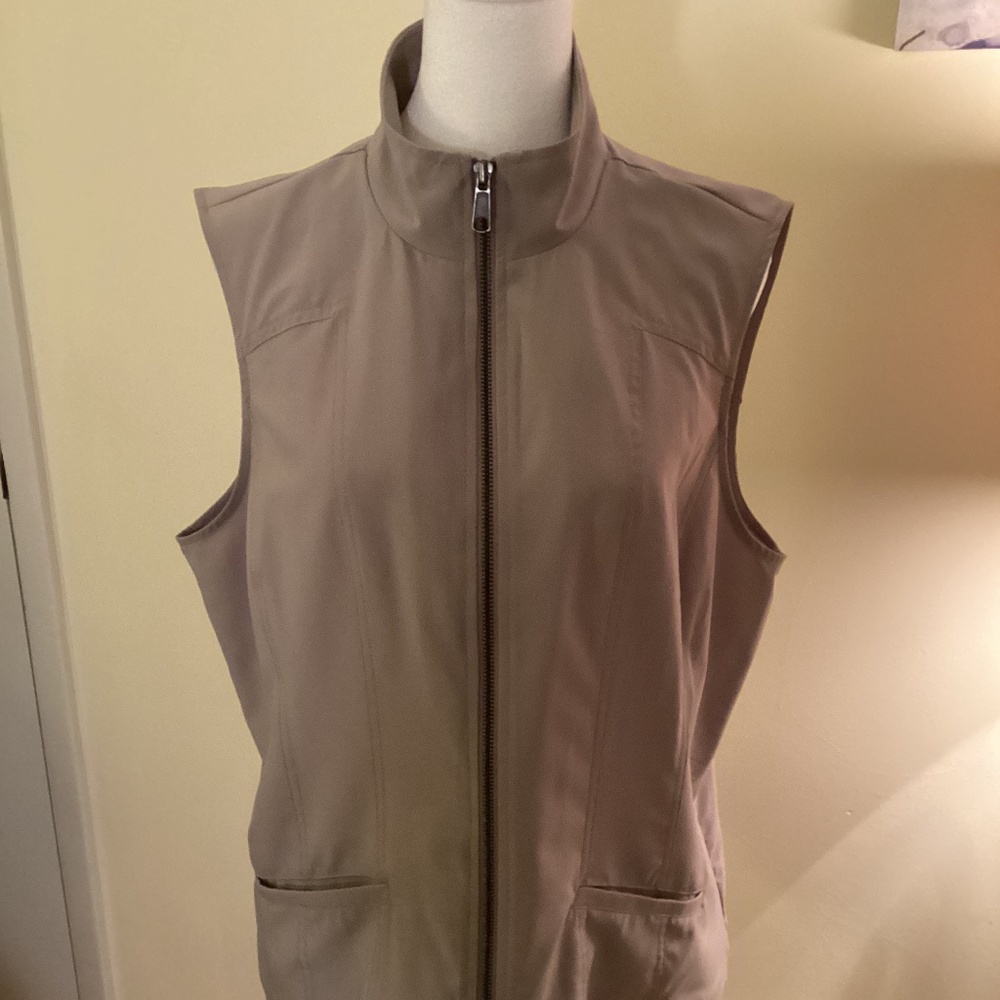 Additions by Chico’s lightweight vest size 2 (L)
